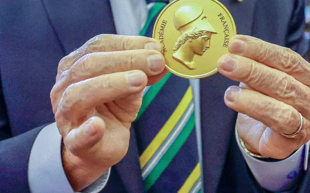 Lula é o 20º chefe de Estado homenageado pela Academia Francesa
