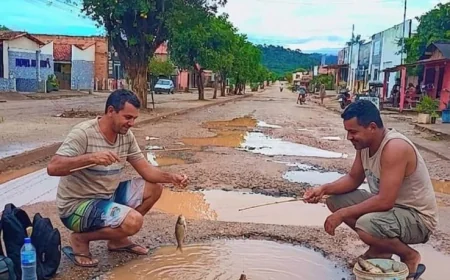 Distrito Taboca: Moradores registram pescaria em avenida